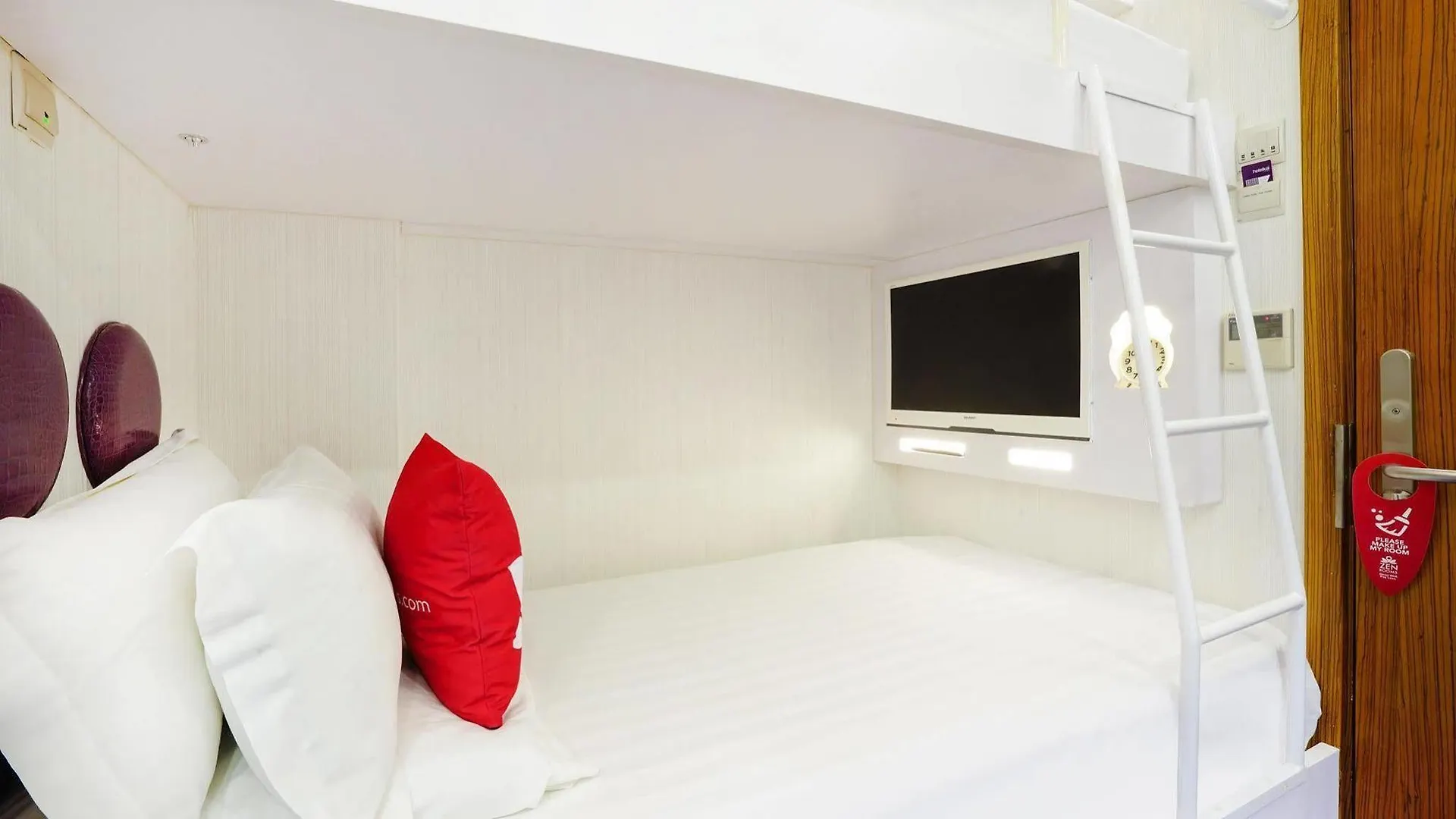 Zen Rooms Suntec Singapore 3*,  Singapore