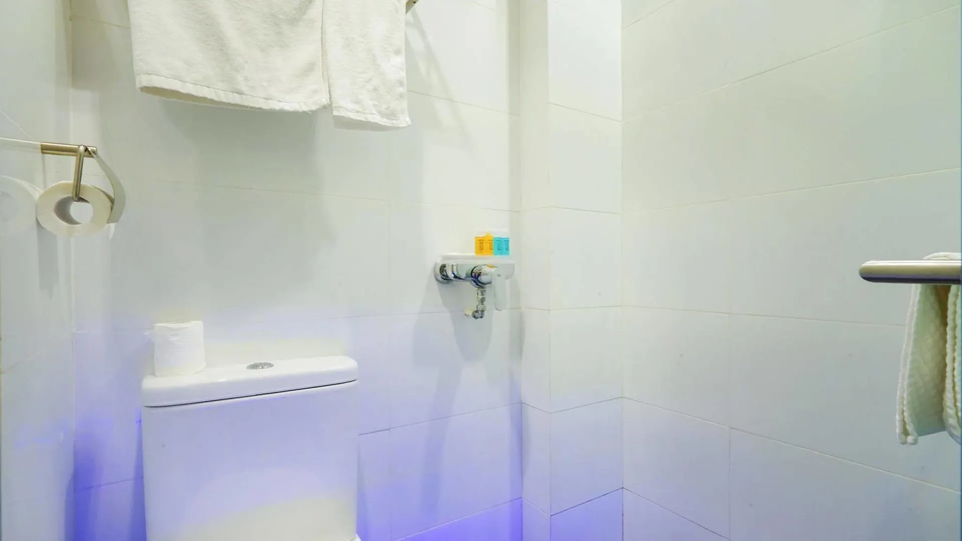Hotel Zen Rooms Suntec Singapore